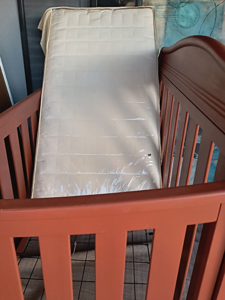 Baby/Toddler Crib And Sealy Mattress 