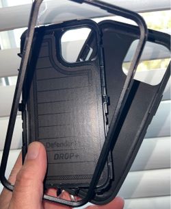 OtterBox Defender Pro Case for iPhone 13