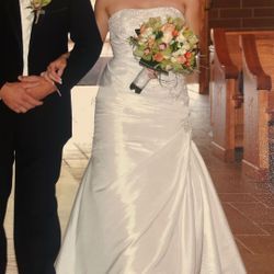 David’s bridal wedding dress size 2