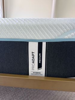 Queen Tempur-Pedic ProAdapt mattress, medium hybrid