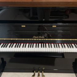 Pearl River piano