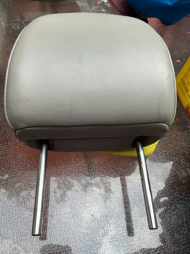 2011 Toyota Highlander Front Headrest (Driver & passenger)