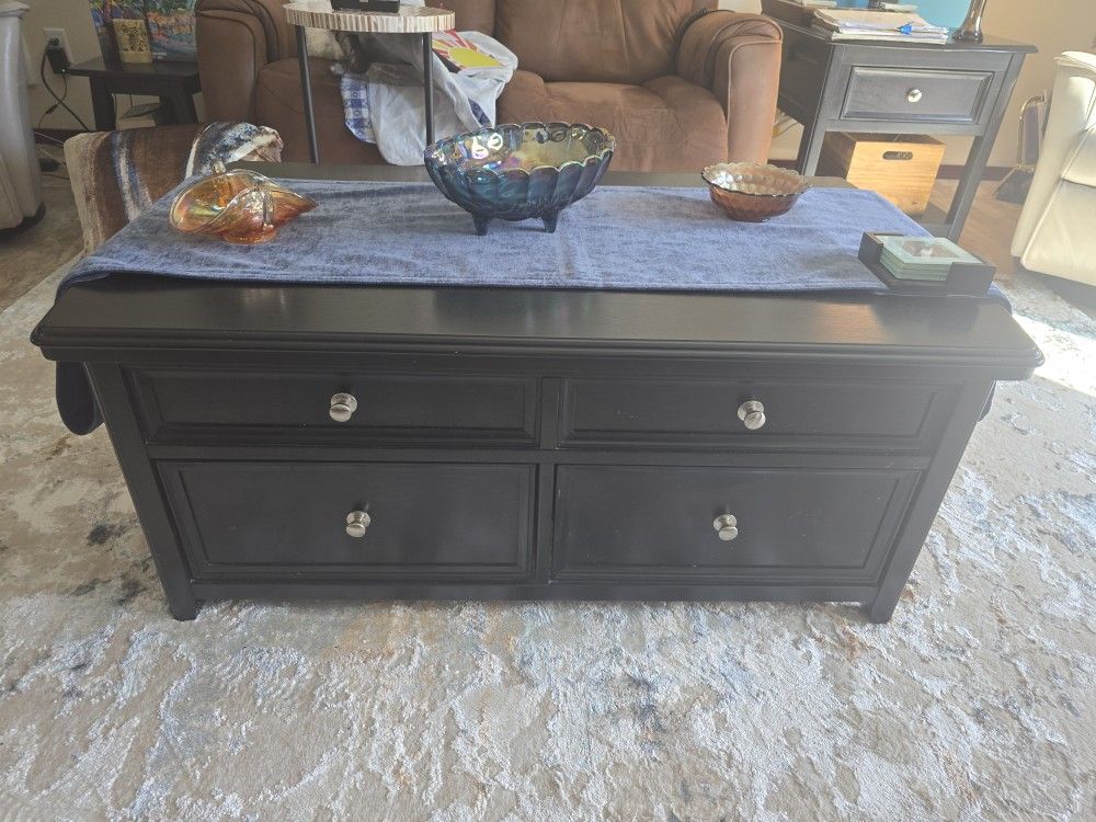 Good Condition Living Room Coffee Table And End Tables