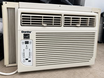Ac unit- danbury- 8,000 BTU