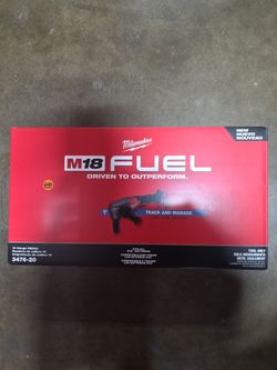 Milwaukee M18 10 Gauge Nibbler