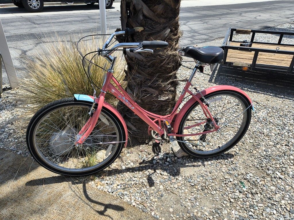7-speed Schwinn Cruiser, Like New, Pink.