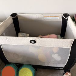 Baby Travel Bassinet Playard -Graco Pack N Play 