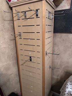 Store fixture