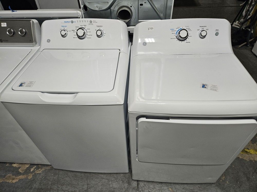 GE Large Capacity Washer And Electric Dryer 