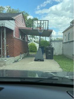Basketball hoop