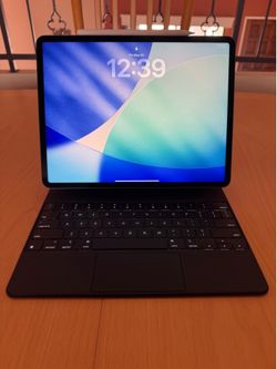 iPad Pro 5th Gen 12.9" 128GB Wi-Fi Space Gray w/ Magic Keyboard and Apple Pencil