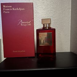 Maison Francis Kurkdjian Baccarat Rouge 540  throw offer
