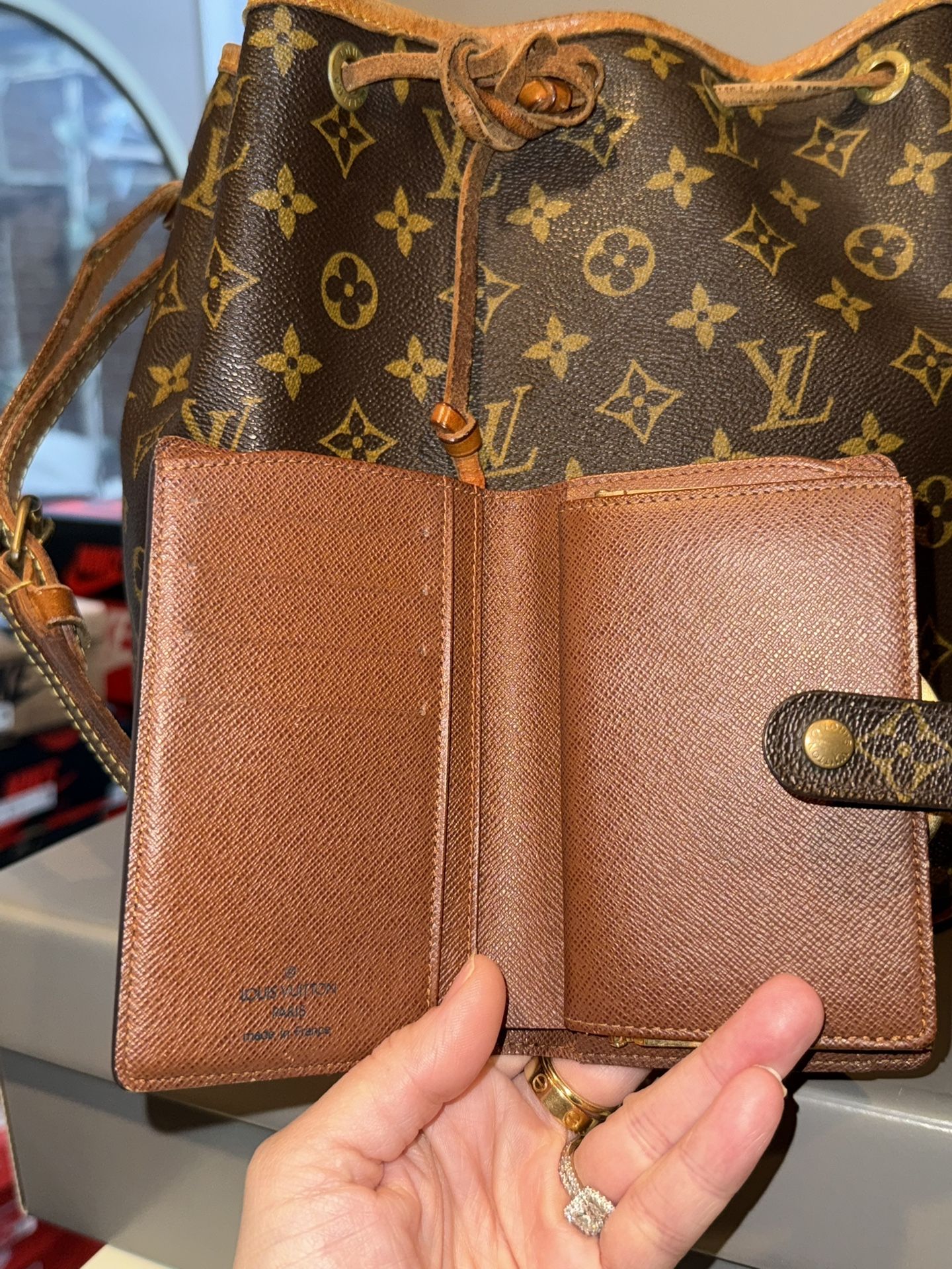 Louis Vuitton Kiss Lock Wallet