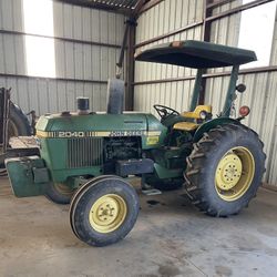 John Deere 2040 Tractor