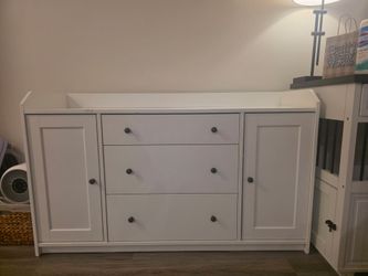 Sideboard / Dresser