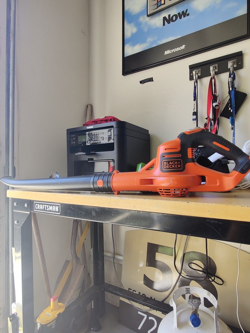 Black + Decker PowerBoost 20 VOL leafblower
