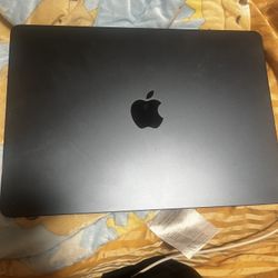 2023 APPLE MACBOOK 13.6 Inch Screen WITH M2 chip  