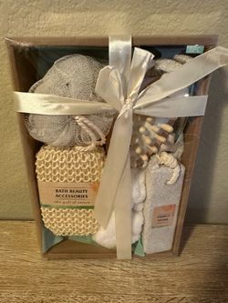 Bath & Beauty Accessories