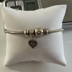 Pandora Moments sterling silver snake chain bracelet with a heart clasp,  13.14 grams 7" long