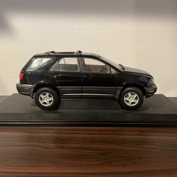 AutoArt 1/18 Dealer Edition Lexus RX 300 First Generation Off Road Damaged