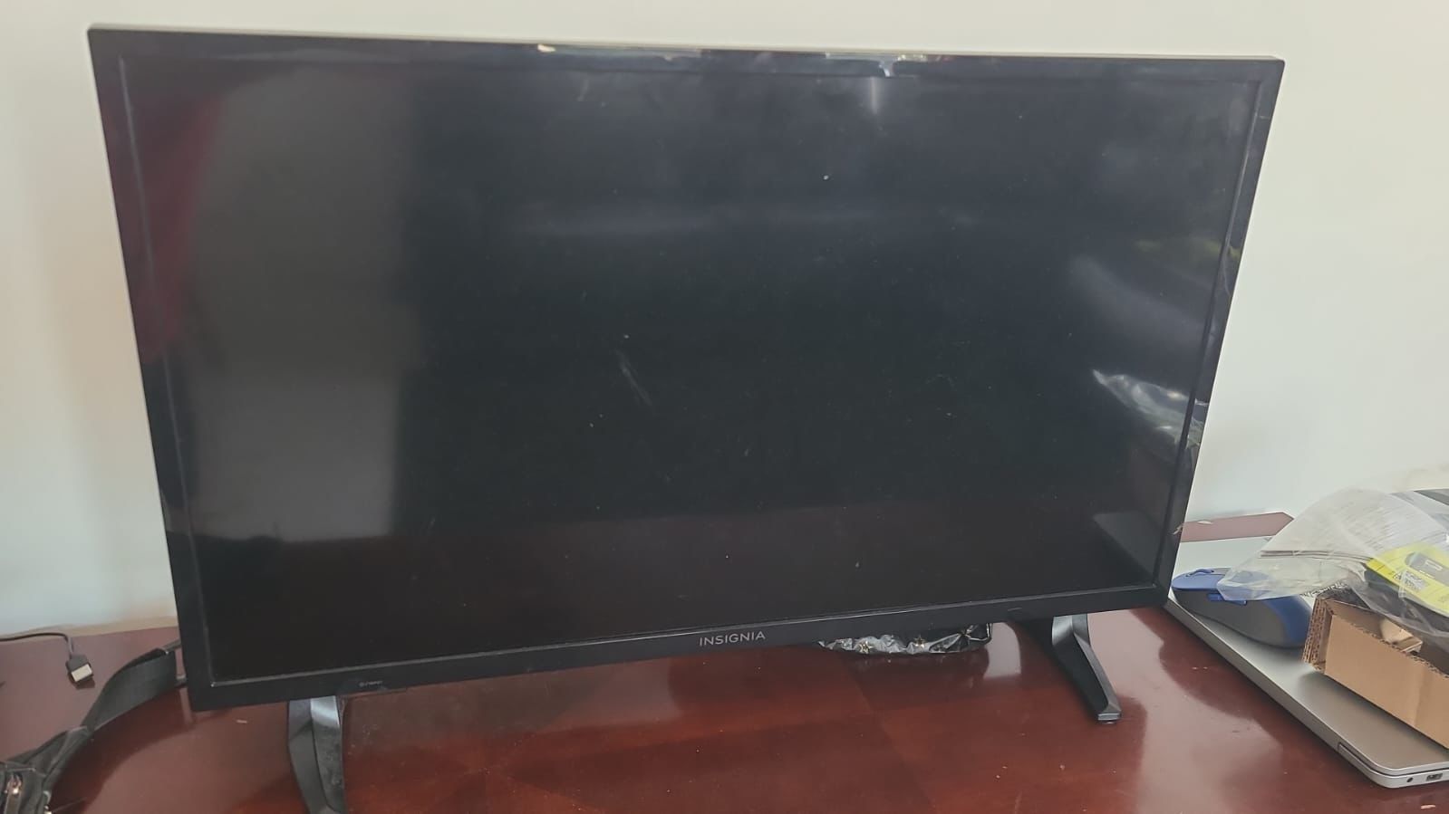 Insignia Smart HD TV 32 Inches