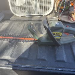 Black & Decker 16 Inch Hedge Trimmer