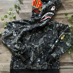 Authentic bape hoodie‼️