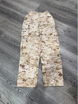 U.S. MARINES ISSUED DIGI CAMI CAMO PANTS