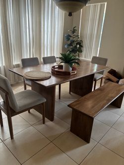 6 Piece Wood Dining Room Set with bench