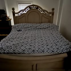 King size bed
