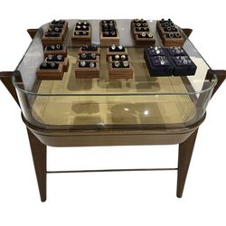 Showcase Table