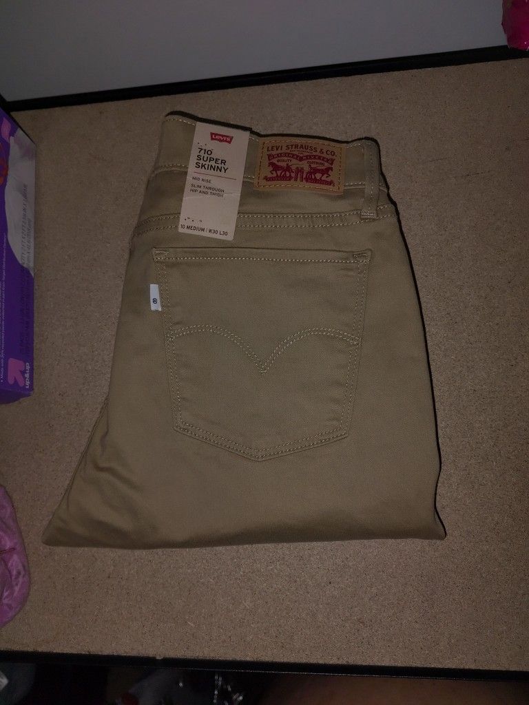 Levis
