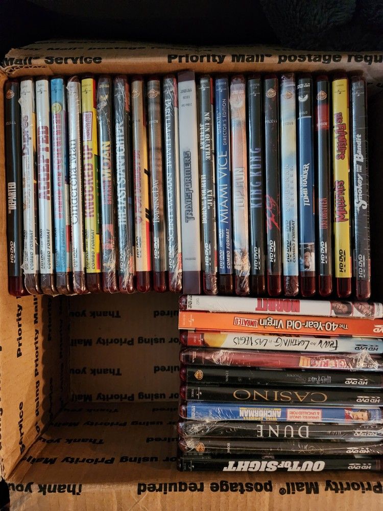 Lot Of 32 HD DVD