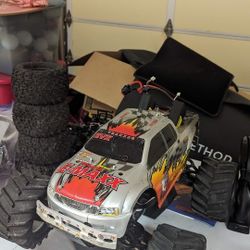 Traxxas E maxx RC Car