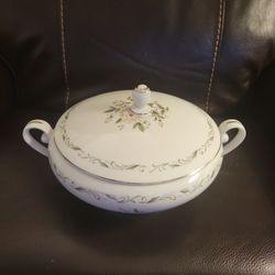 Vintage Vegetable Dish Or Soup Tereen 