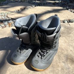 RIDE Snowboard Boots Men’s 7