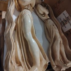 2 Huge Beautifull Hanging Statues In Spring Hill