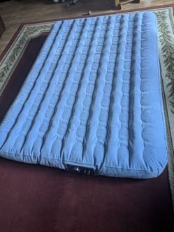 Air Mattress with Built-In Pump