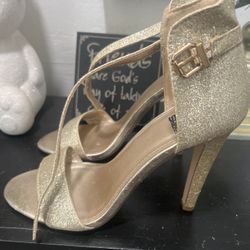 ✨ Gold Glitter High Heels – Size 7.5 ✨