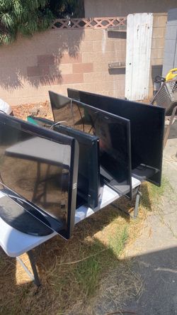 Lot of 4 Flat Screen TVs