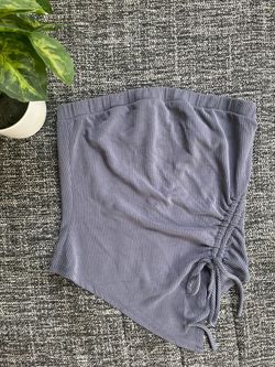 Blusa corta de mujer con fruncido lateral y rayas