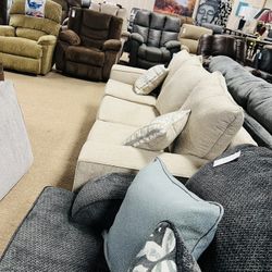 Beautiful New Couch And Loveseat 
