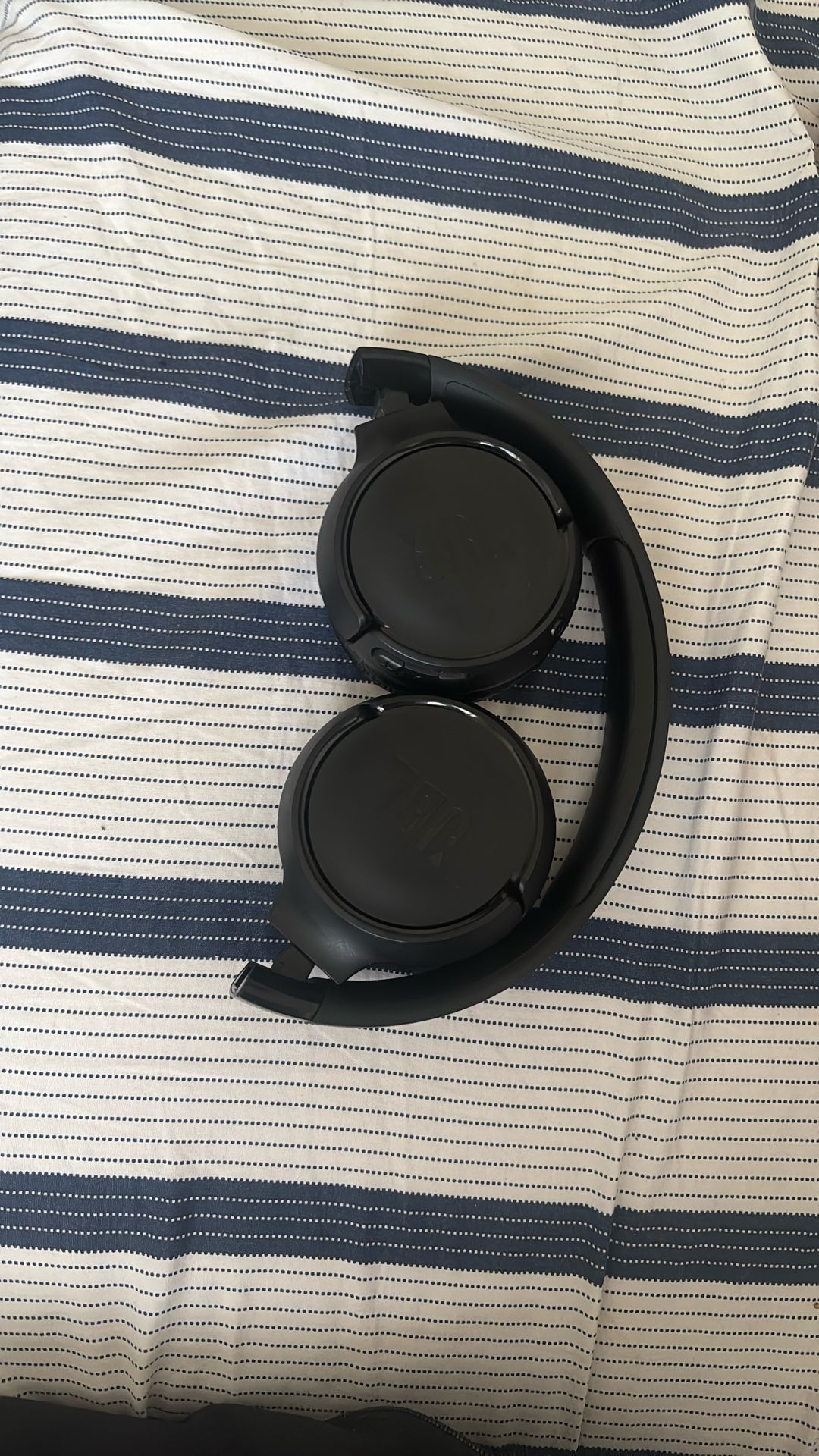 JBL wireless Headphone 