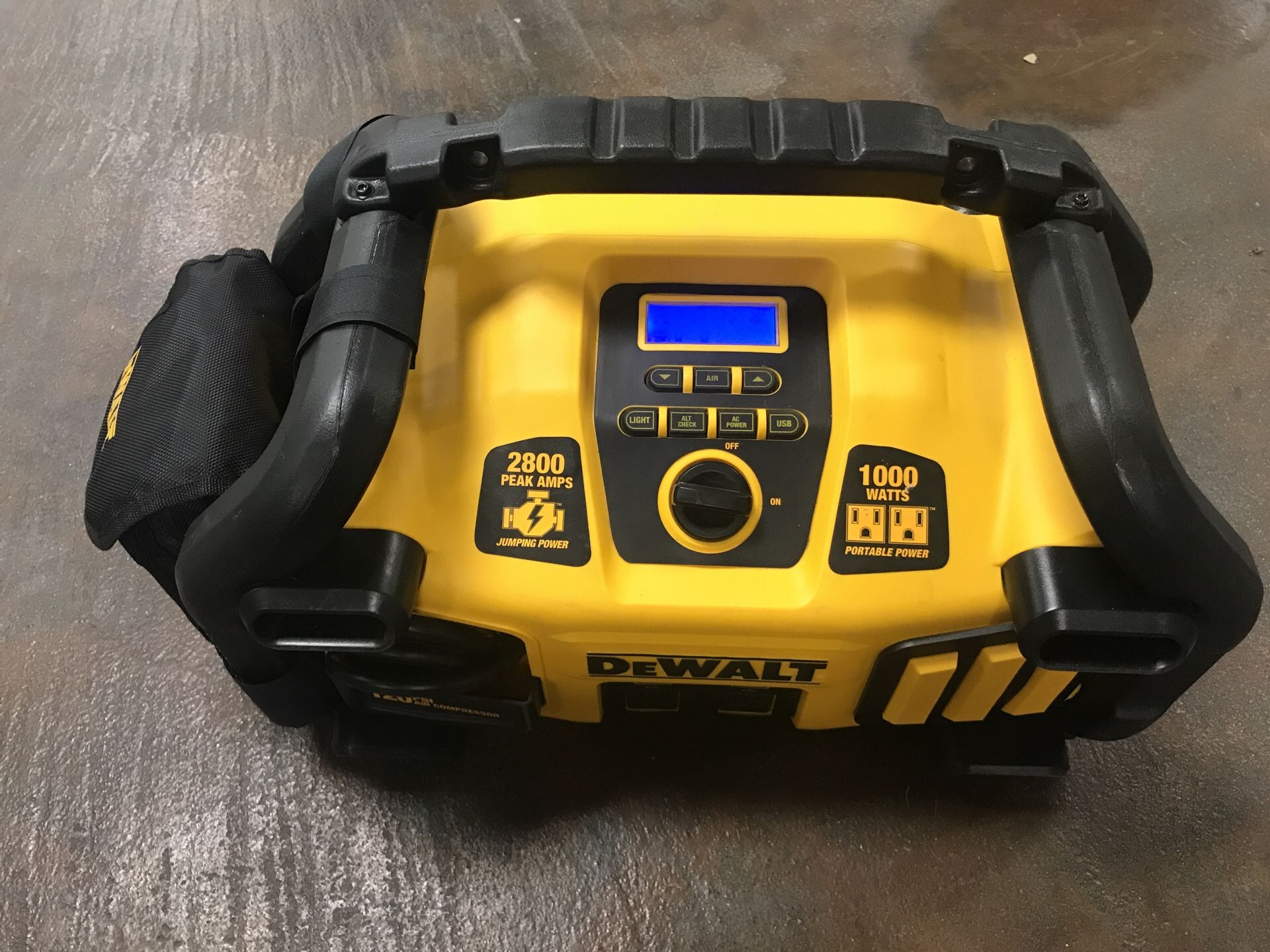 Dewalt power station jump starter DXAEPS2, READ