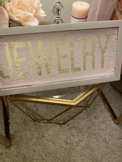 Necklace Holder