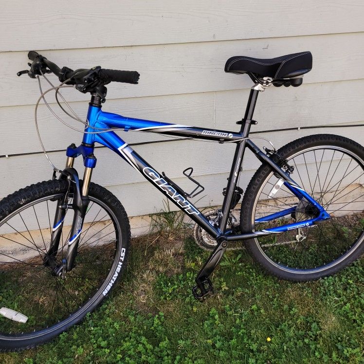 GIANT RINCON BIKE