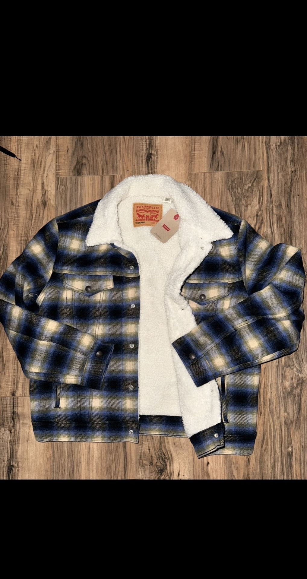 New Men’s Size Medium Plaid Levi’s Sherpa Jacket