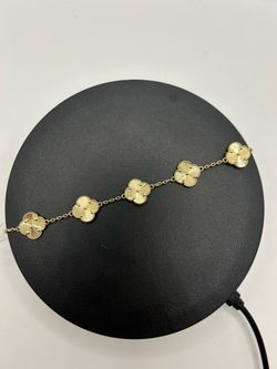 BRAND NEW Large Gold Clover Bracelet
