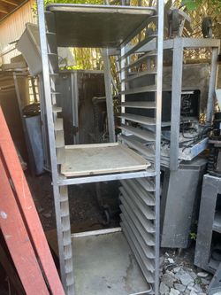 Baker rack, on wheels