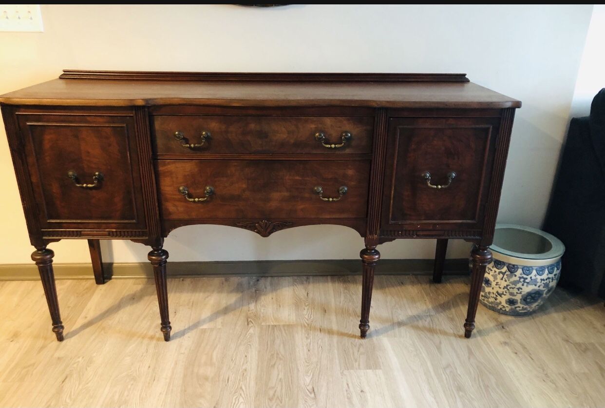 1930s Antique buffet / sideboard